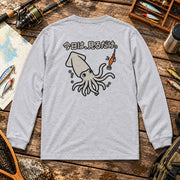 Squid Watching Fishing Lure ルアーを見つめるイカデザイン | 長袖Tシャツ | バックのみプリント