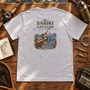 Sabiki Cat Club サビキ釣り 猫 キャンプ アウトドア Tシャツ | バックプリント