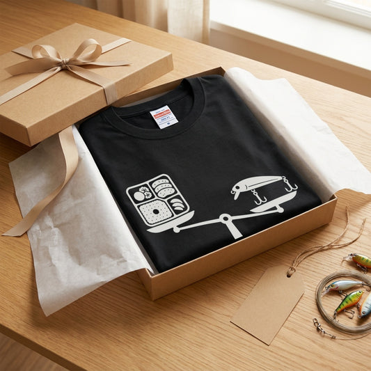 1000円のランチは高く、1000円のルアーは安く感じる Tシャツ
