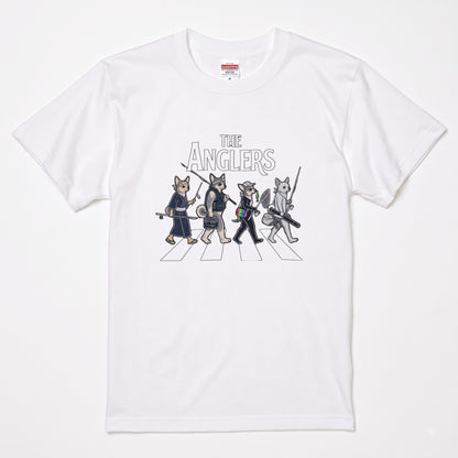THE ANGLERS CHIHUAHUA | 釣り人 チワワ 横断歩道 ゆるかわ パロディ Tシャツ【犬好き・愛犬家・小型犬・釣りグッズ・イベント・プレゼントに最適】