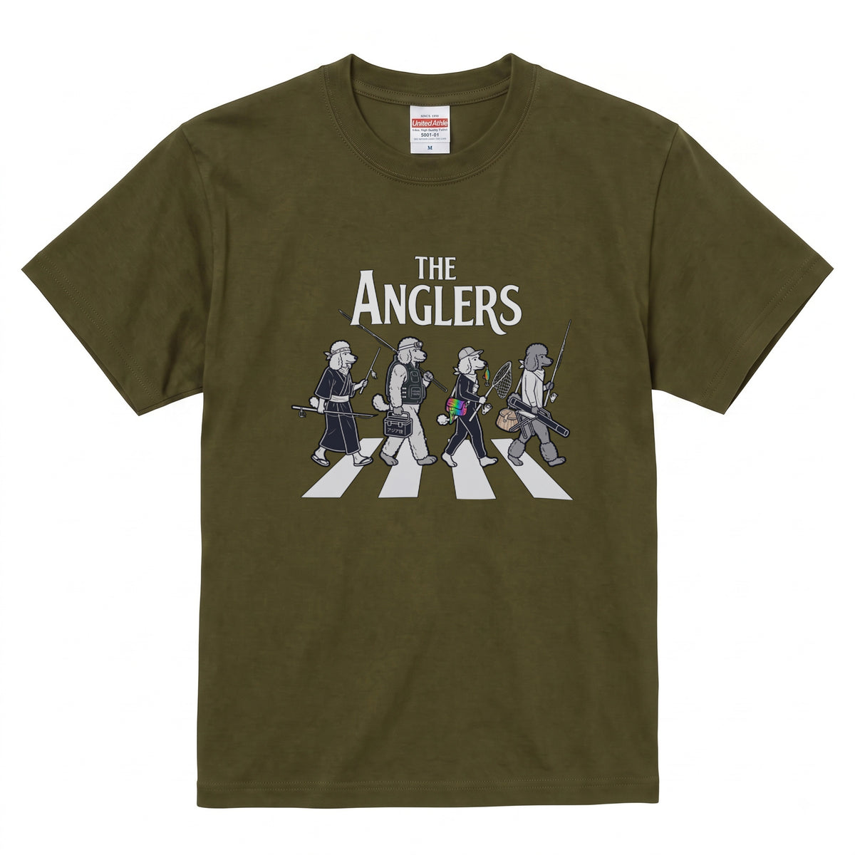 THE ANGLERS POODLE | 釣り人 トイプードル 横断歩道 ゆるかわ パロディ Tシャツ【犬好き・愛犬家・釣りグッズ・イベント・プレゼントに最適】