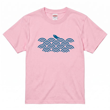 青海波と魚 ワンポイントTシャツ｜和柄・藍色