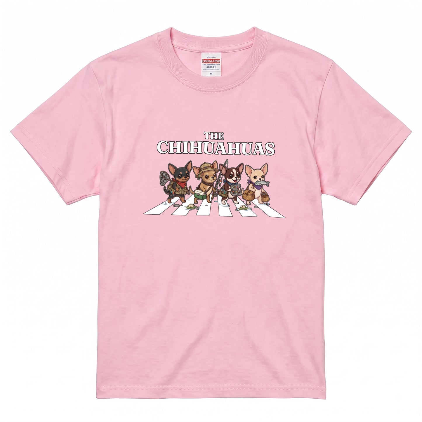 THE CHIHUAHUAS | 横断歩道 ゆるかわ チワワ フィッシング パロディTシャツ【愛犬家・釣り好き・アウトドア・ギフトに最適】