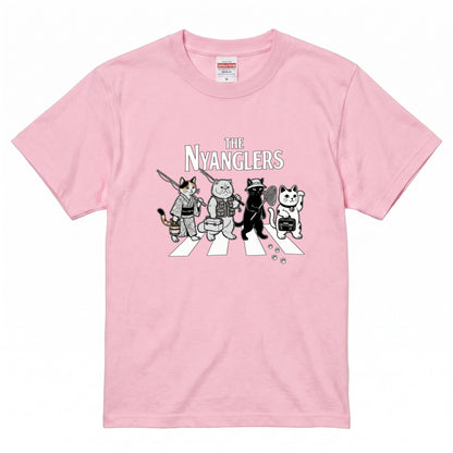 THE NYANGLERS | 招き猫 釣り猫 横断歩道 ゆるかわ パロディ Tシャツ【猫グッズ・釣り人・アウトドア・プレゼントに最適】