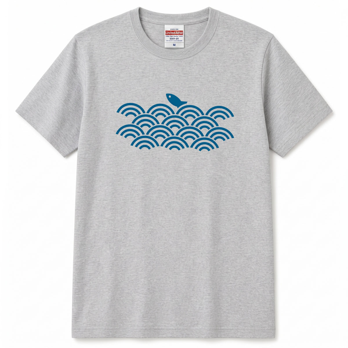 青海波と魚 ワンポイントTシャツ｜和柄・藍色