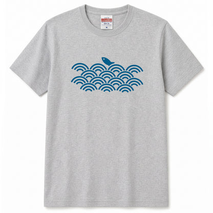 青海波と魚 ワンポイントTシャツ｜和柄・藍色