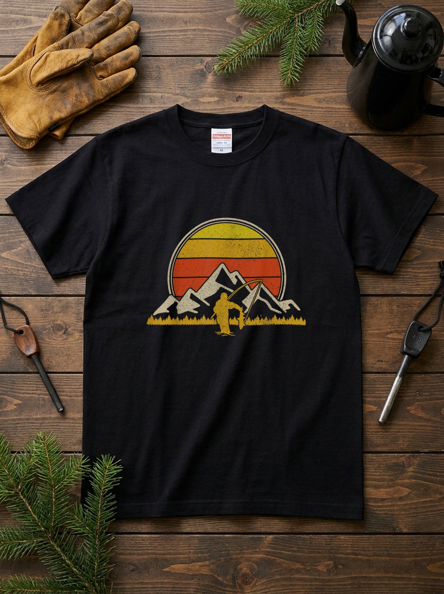 【ヴィンテージ風】山脈×サンセット 渓流釣り アングラー アート黒Tシャツ | CASTMODE