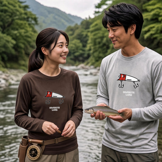 FAVORITE LURE | レッドヘッド ポッパー ルアー 釣り かわいい ポップ イラスト グラフィック 長袖Tシャツ【釣り雑貨・バス釣り・カジュアル・ギフトに最適】