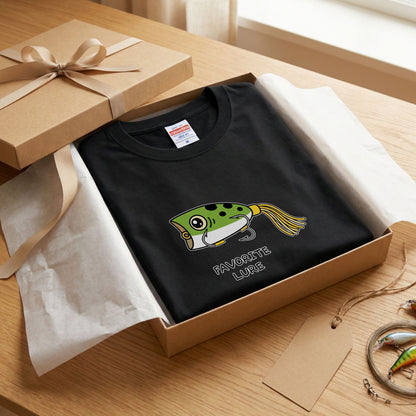FAVORITE LURE | ポッパー ルアー 釣り かわいい ポップ イラスト グラフィック 長袖Tシャツ【釣り雑貨・バス釣り・カジュアル・ギフトに最適】