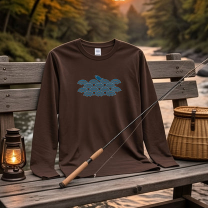 波と魚 | 和風 伝統 幾何学 青海波 魚 イラスト 釣り人 クール 長袖Tシャツ【釣り好き・和柄好き・アングラー・プレゼントに最適】