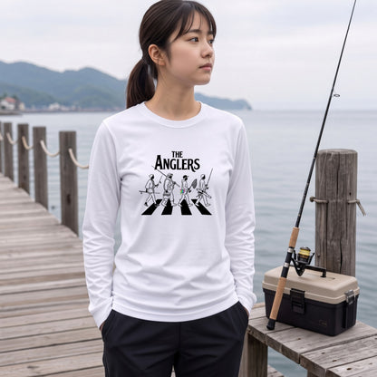 THE ANGLERS CROSSING | 釣り仲間 横断歩道 イラスト おもしろ レトロ 長袖Tシャツ【釣り好き・アングラー・釣りウェア・プレゼントに最適】