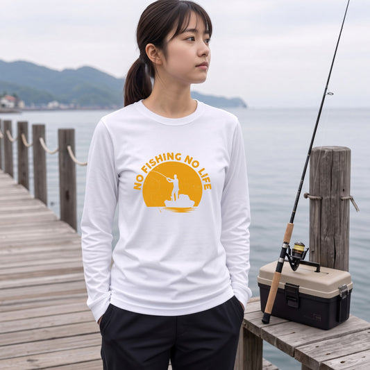 NO FISHING NO LIFE | 釣り イラスト サンセット アングラー 英字ロゴ 長袖Tシャツ【釣り好き・海釣り・バス釣り・プレゼントに最適】