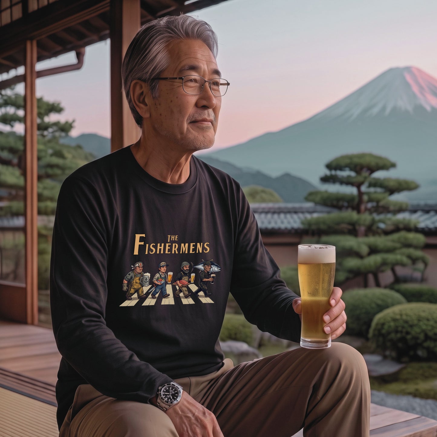 THE FISHERMENS | 海の男たち 巨大マグロ 乾杯ビール ロック名盤オマージュ グラフィック 長袖Tシャツ【おもしろ雑貨・普段着・宴会・ユニセックス・ギフトに最適】
