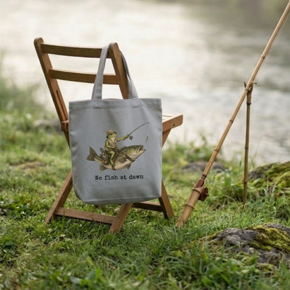 【WE FISH AT DAWN】キャンバストートバッグ | CASTMODE