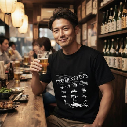 【FREQUENT FLYER】フライタイイング（毛鉤巻き）ツール黒Tシャツ | CASTMODE