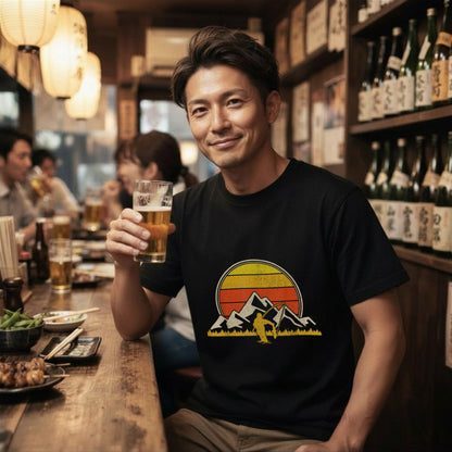 【ヴィンテージ風】山脈×サンセット 渓流釣り アングラー アート黒Tシャツ | CASTMODE