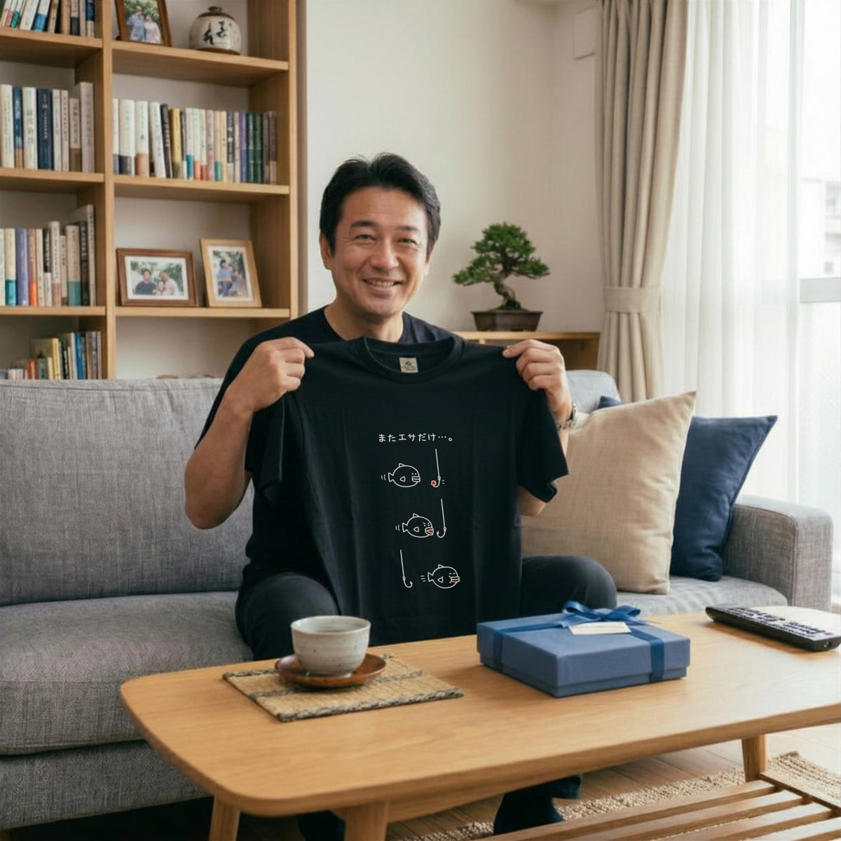 BAIT THIEF | 手描き風 エサ取り名人 魚グラフィック 釣り日常 メッセージ Tシャツ【釣りウェア・アウトドア・普段着・ルームウェア・ユニセックス・ギフトに最適】