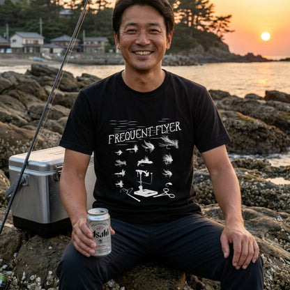 【FREQUENT FLYER】フライタイイング（毛鉤巻き）ツール黒Tシャツ | CASTMODE