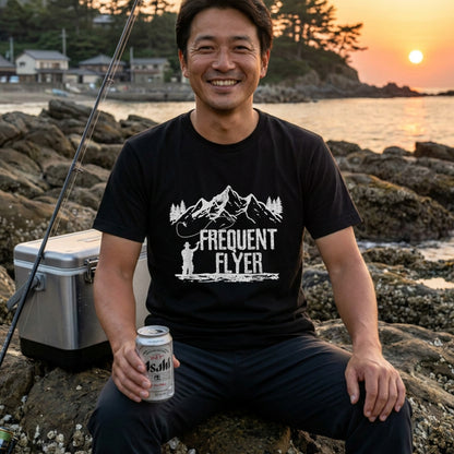 「FREQUENT FLYER」山並み＆フライフィッシングTシャツ | CASTMODE