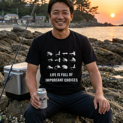 【LIFE IS FULL OF IMPORTANT CHOICES】毛鉤コレクション 黒Tシャツ | CASTMODE