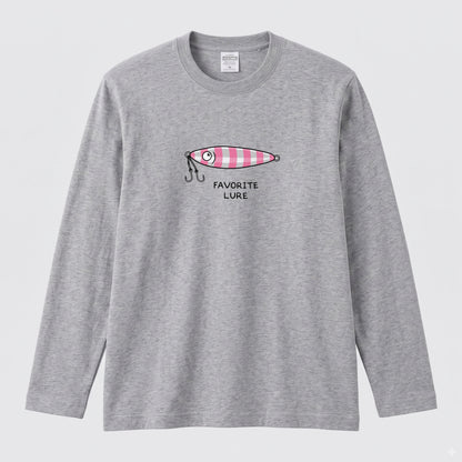 FAVORITE LURE | メタルジグ ジギング ルアー 釣り かわいい ポップ イラスト グラフィック 長袖Tシャツ【釣り雑貨・海釣り・カジュアル・ギフトに最適】
