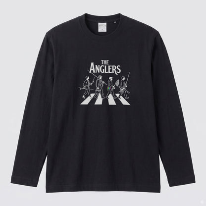 THE ANGLERS CROSSING | 釣り仲間 横断歩道 イラスト おもしろ レトロ 長袖Tシャツ【釣り好き・アングラー・釣りウェア・プレゼントに最適】