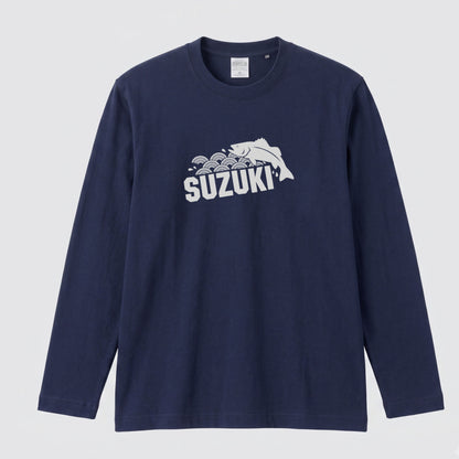 SUZUKI | スズキ 魚 和柄 波 イラスト 英字 ワンポイント 長袖Tシャツ【釣り男子・釣りガール・ストリート・ギフト】