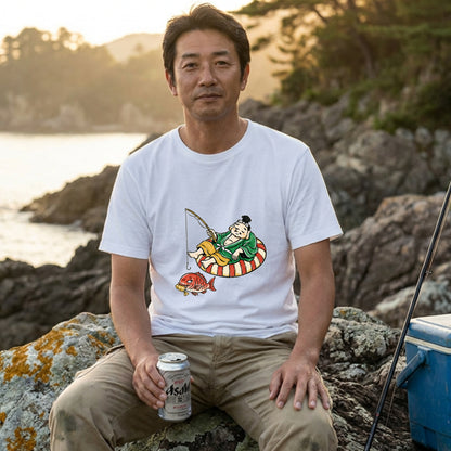 EBISU SUMMER | 手描き風 恵比寿様 釣り タイ バカンス グラフィック Tシャツ【和風レトロ・釣り人・普段着・オシャレ・ギフトに最適】