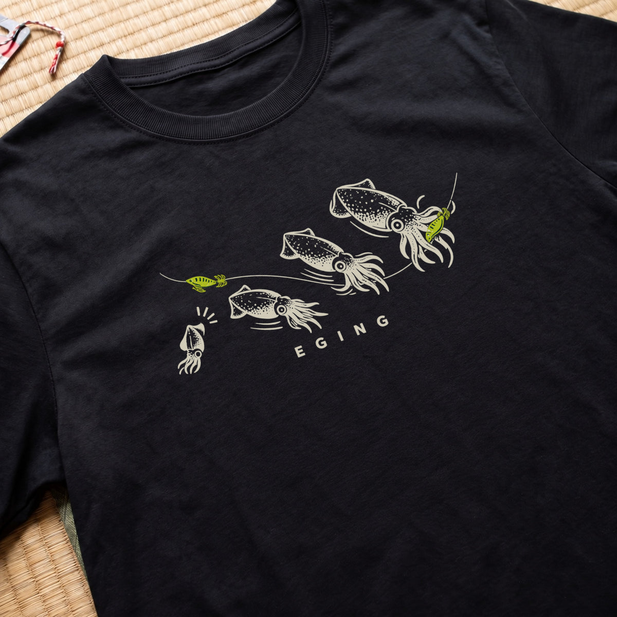EGING アオリイカ エギング 連続ヒット おもしろ 釣り Tシャツ ｜フロントプリント