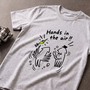 Hands in the air イカ エギング おもしろ 釣り Tシャツ ｜フロントプリント