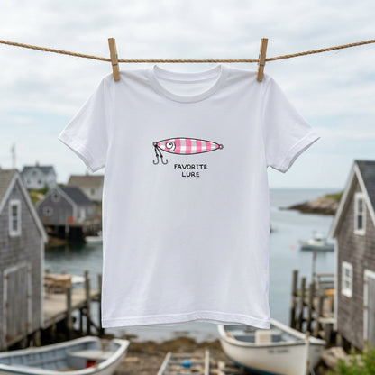 「FAVORITE LURE」 ピンクゼブラ メタルジグ Tシャツ - かわいい 釣り 服 | CASTMODE