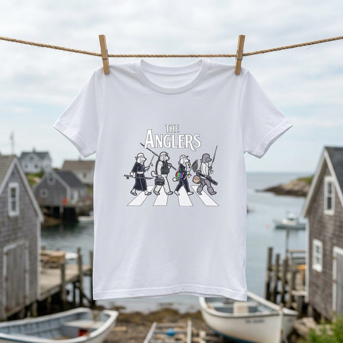 THE ANGLERS POODLE | 釣り人 トイプードル 横断歩道 ゆるかわ パロディ Tシャツ【犬好き・愛犬家・釣りグッズ・イベント・プレゼントに最適】