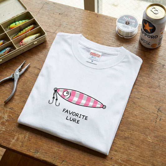 「FAVORITE LURE」 ピンクゼブラ メタルジグ Tシャツ - かわいい 釣り 服 | CASTMODE
