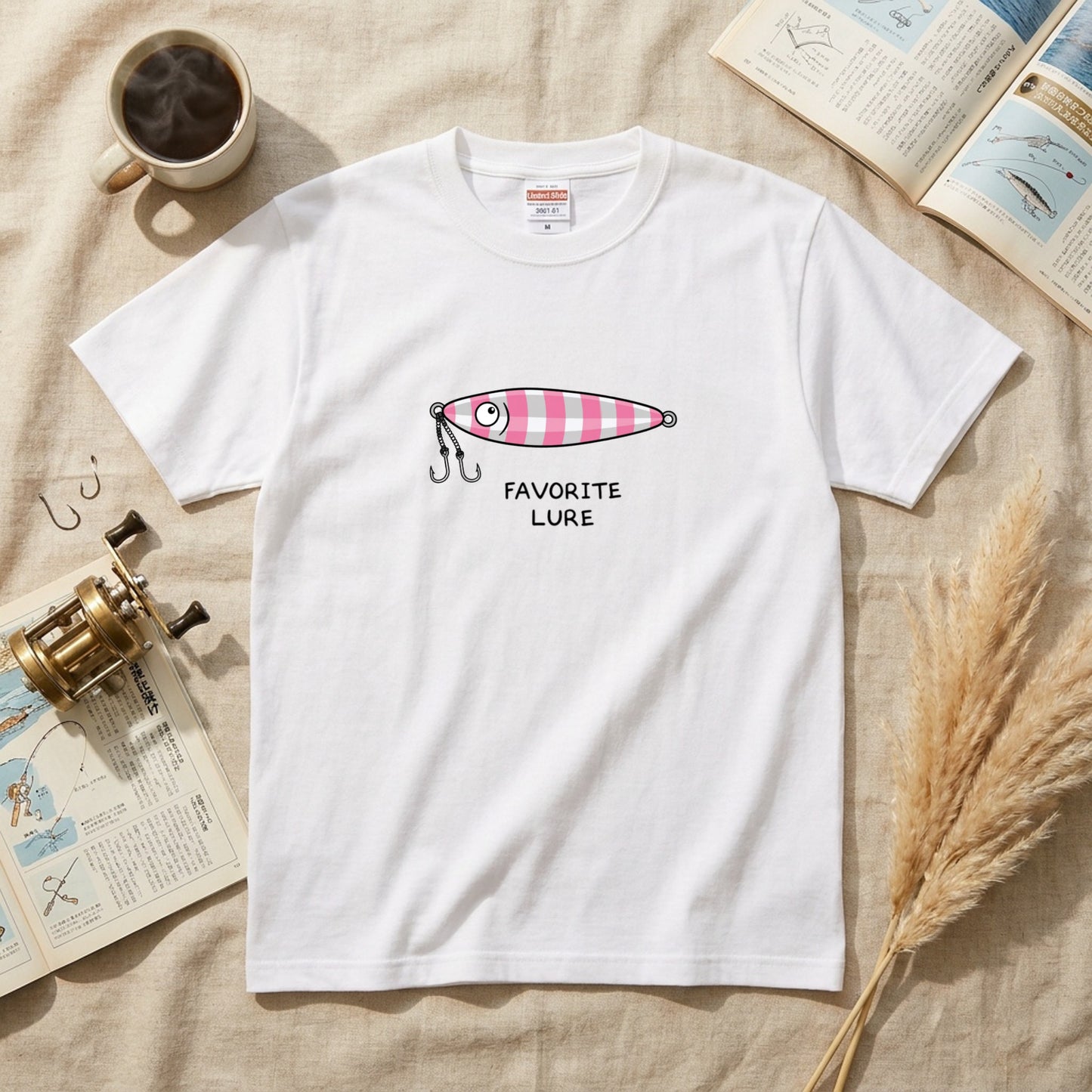 「FAVORITE LURE」 ピンクゼブラ メタルジグ Tシャツ - かわいい 釣り 服 | CASTMODE