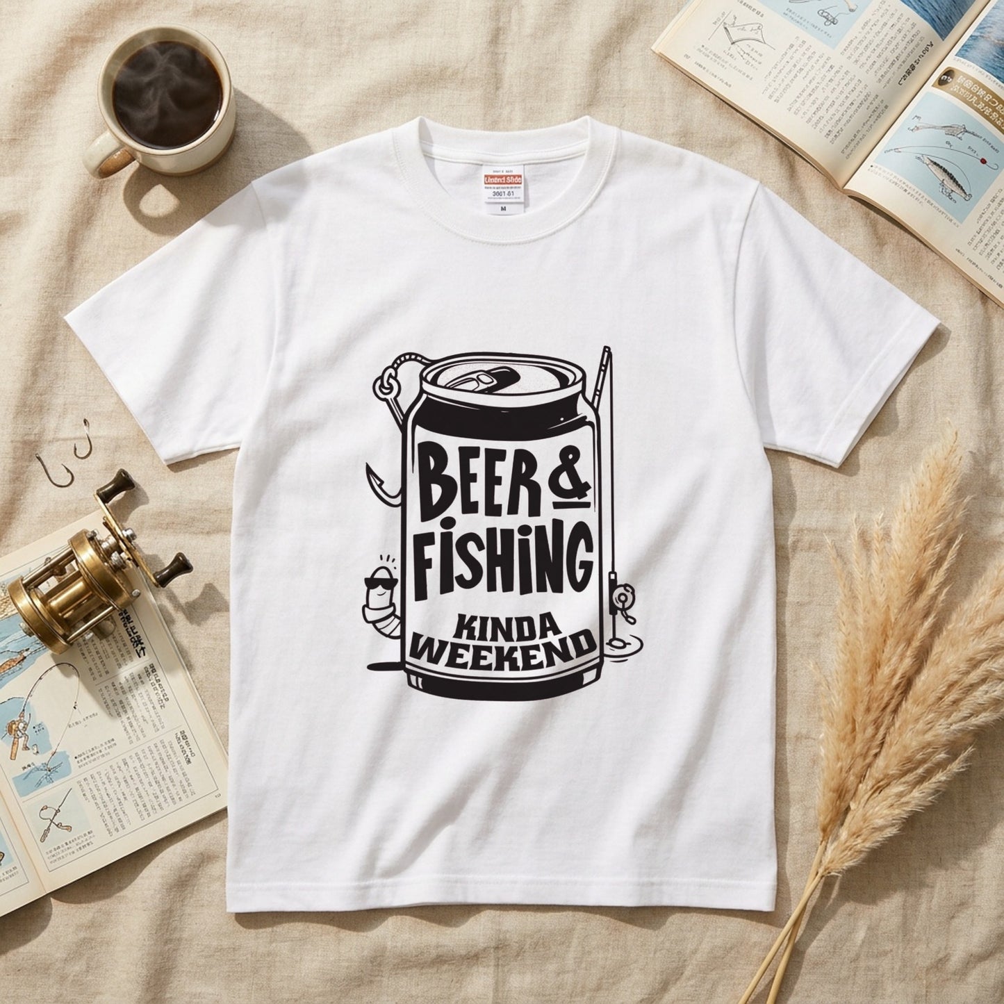 【BEER & FISHING KINDA WEEKEND】おしゃれ 釣り白Tシャツ | CASTMODE
