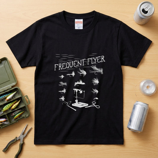 【FREQUENT FLYER】フライタイイング（毛鉤巻き）ツール黒Tシャツ | CASTMODE