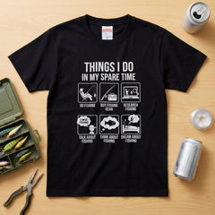 「THINGS I DO IN MY SPARE TIME」おもしろ 釣り Tシャツ - アイコン イラスト | 釣り 服 | CASTMODE