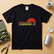 【70sレトロサンセット】ボーダーライン×フライフィッシング黒Tシャツ | CASTMODE