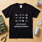 【LIFE IS FULL OF IMPORTANT CHOICES】毛鉤コレクション 黒Tシャツ | CASTMODE