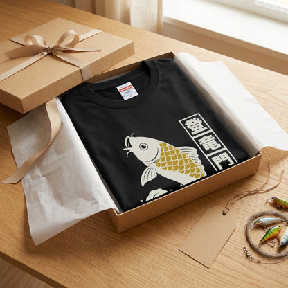 登竜門 鯉と荒磯 Tシャツ｜昇進祝い・還暦祝いギフト｜CASTMODE