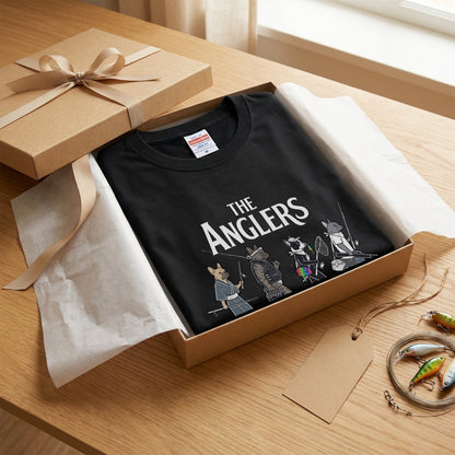 THE ANGLERS BULLDOG | 釣り人 フレンチブルドッグ 横断歩道 ゆるかわ パロディ Tシャツ【犬好き・愛犬家・鼻ぺちゃ犬・釣りグッズ・イベント・プレゼントに最適】