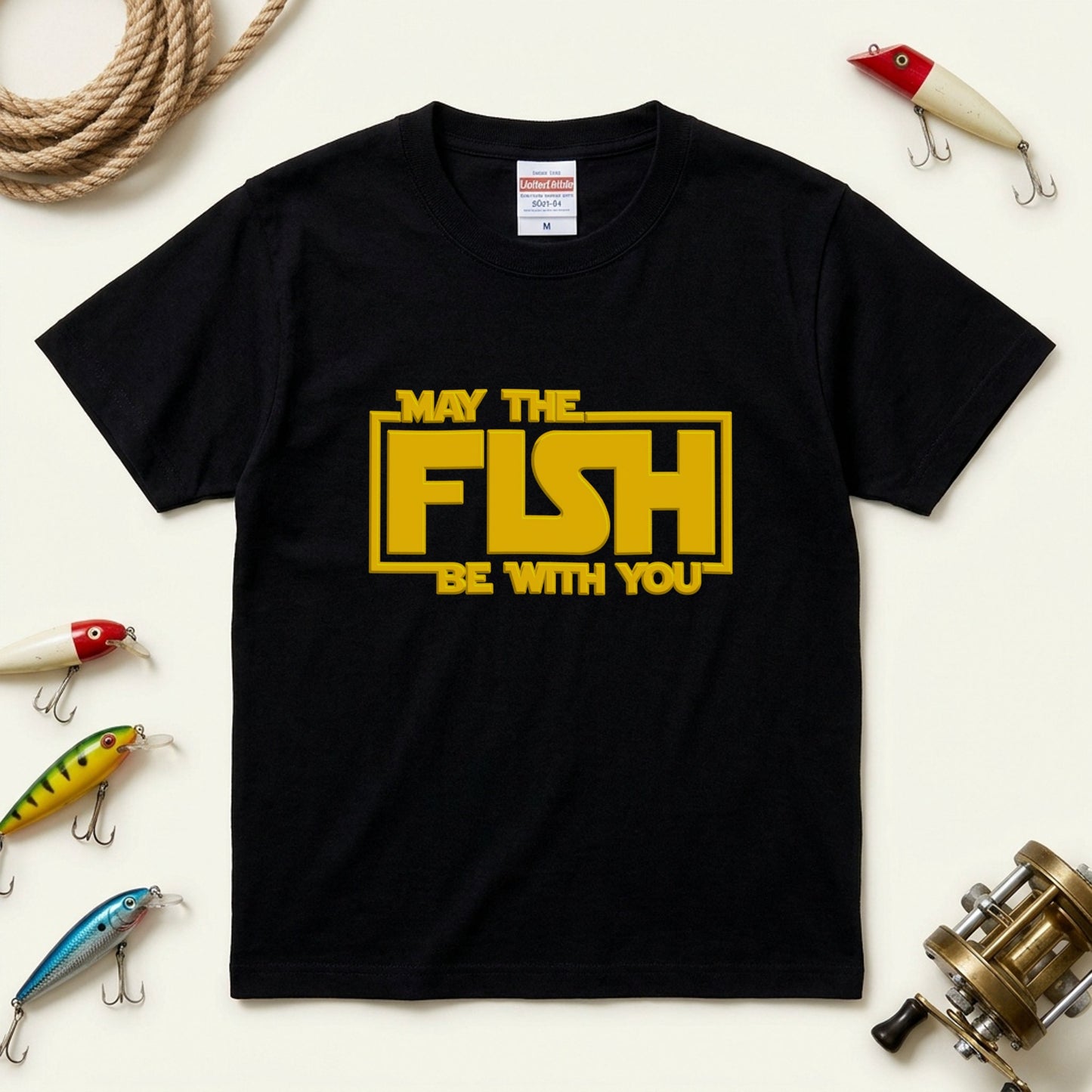 【MAY THE FISH BE WITH YOU】おもしろ 釣りジョーク黒Tシャツ | CASTMODE