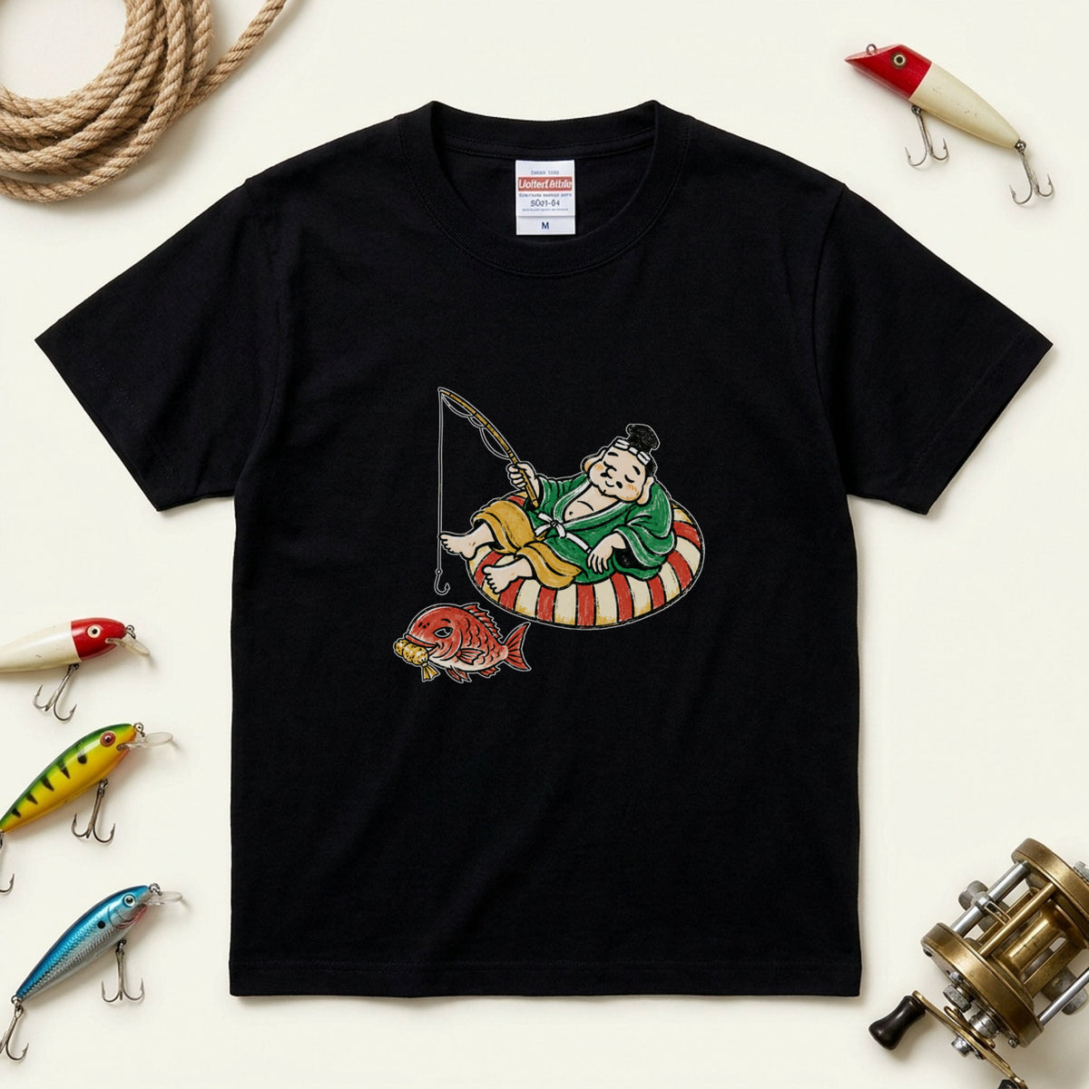 EBISU SUMMER | 手描き風 恵比寿様 釣り タイ バカンス グラフィック Tシャツ【和風レトロ・釣り人・普段着・オシャレ・ギフトに最適】