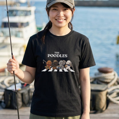 THE POODLES | 横断歩道 ゆるかわ プードル フィッシング パロディTシャツ【愛犬家・釣り好き・アウトドア・ギフトに最適】