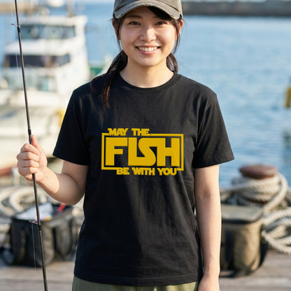 【MAY THE FISH BE WITH YOU】おもしろ 釣りジョーク黒Tシャツ | CASTMODE